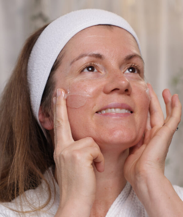 Evolve Gentle Cleansing Melt - Image 4