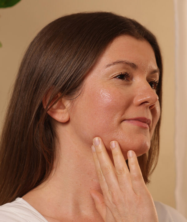 Evolve Hyaluronic Serum 200 - Image 4